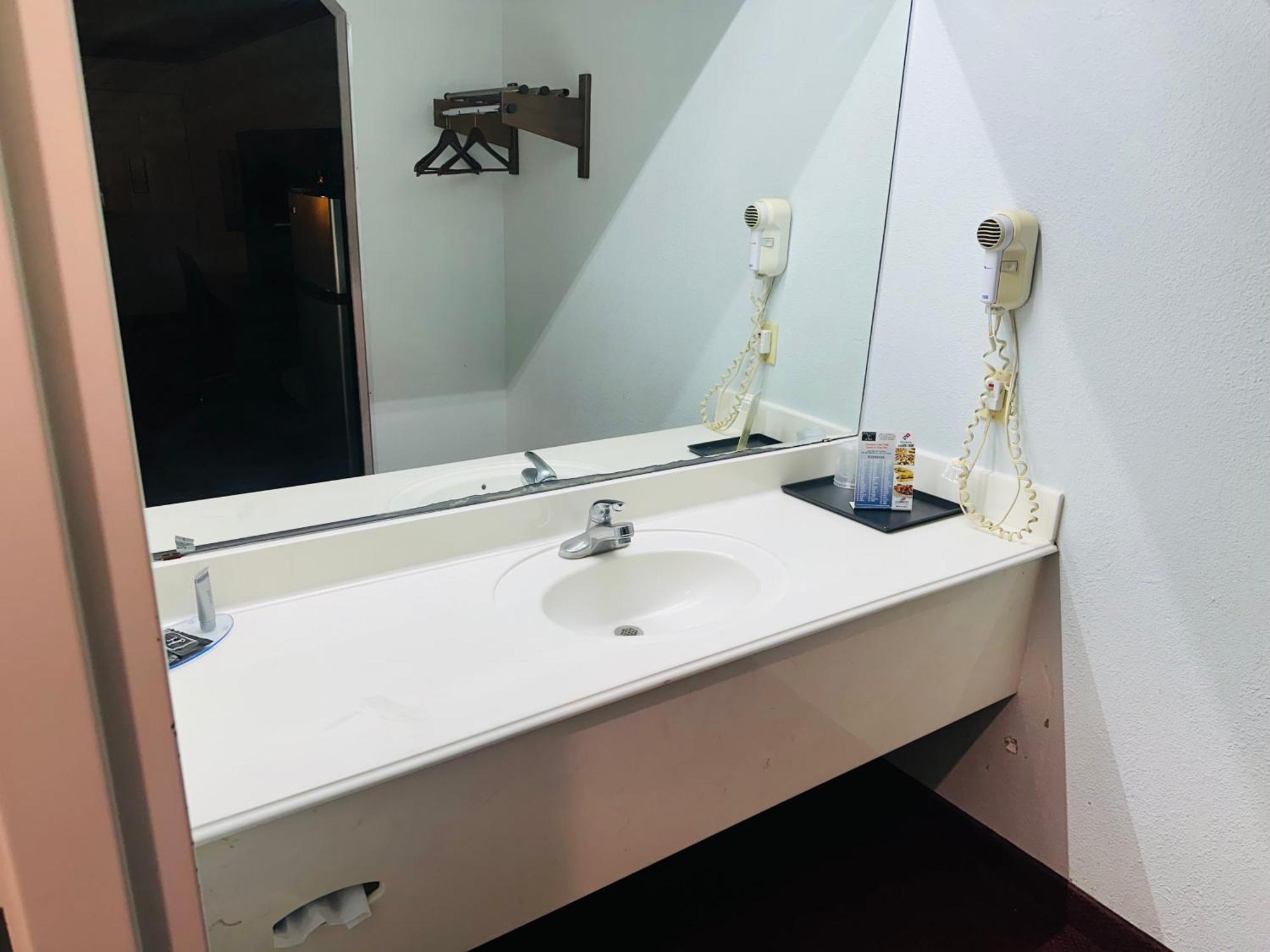 Executive Inn & Suites West Columbia Buitenkant foto