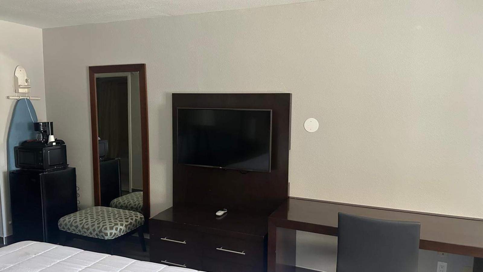 Executive Inn & Suites West Columbia Buitenkant foto